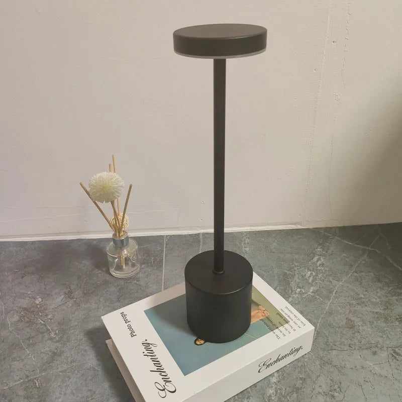Lampe de Table LED Rechargeable Sans Fil — Style Rétro Métal